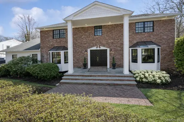 21 Sleepy Lane, Melville, NY 11747