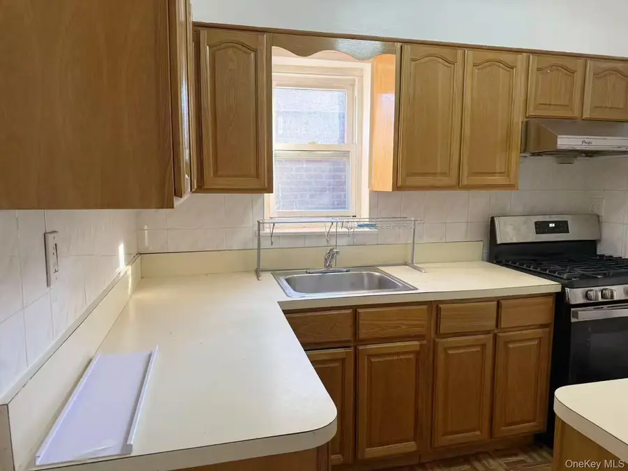 51-21 Goldsmith Street, Elmhurst, NY 11373 - #3