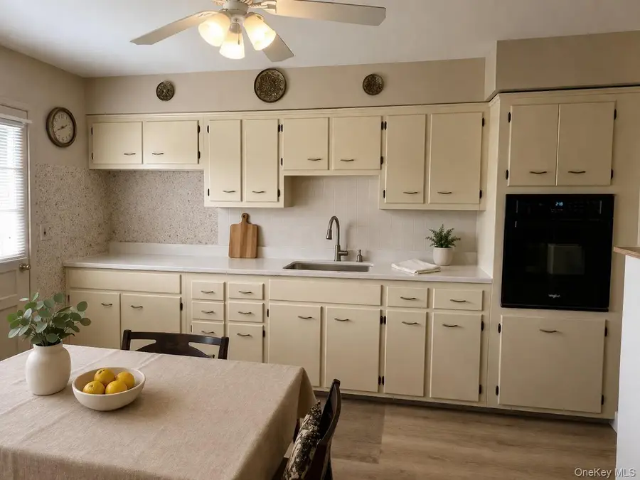 10 Wisteria Way, Commack, NY 11725 - #3