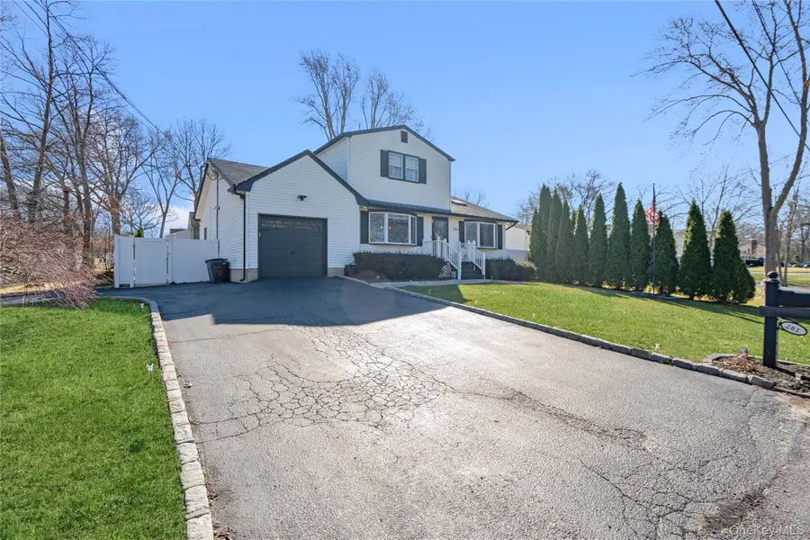 281 Breeze Avenue, Ronkonkoma, NY 11779 - #2