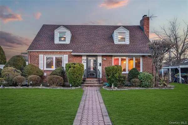 44 Marlowe Road, Valley Stream, NY 11580