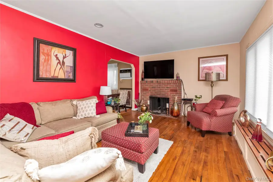 44 Marlowe Road, Valley Stream, NY 11580 - #3