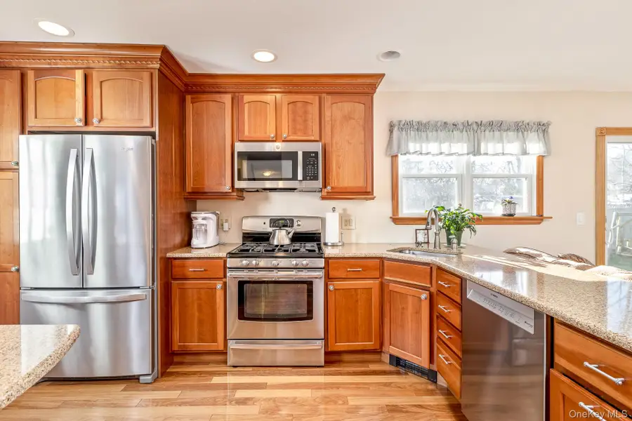 144 Oak Street, Medford, NY 11763 - #3