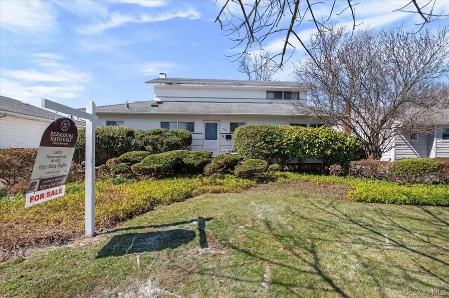 450 Chestnut Lane, East Meadow, NY 11554 - #2
