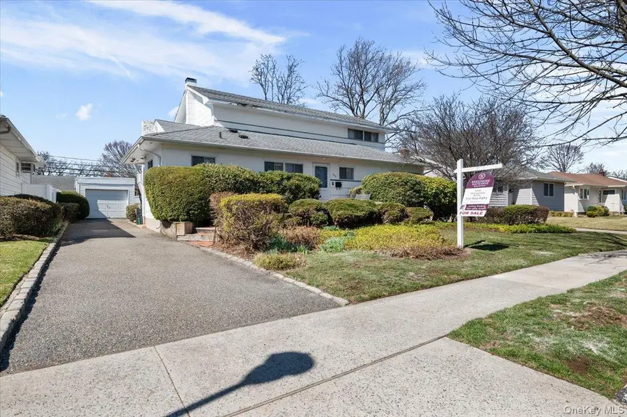 450 Chestnut Lane, East Meadow, NY 11554 - #3