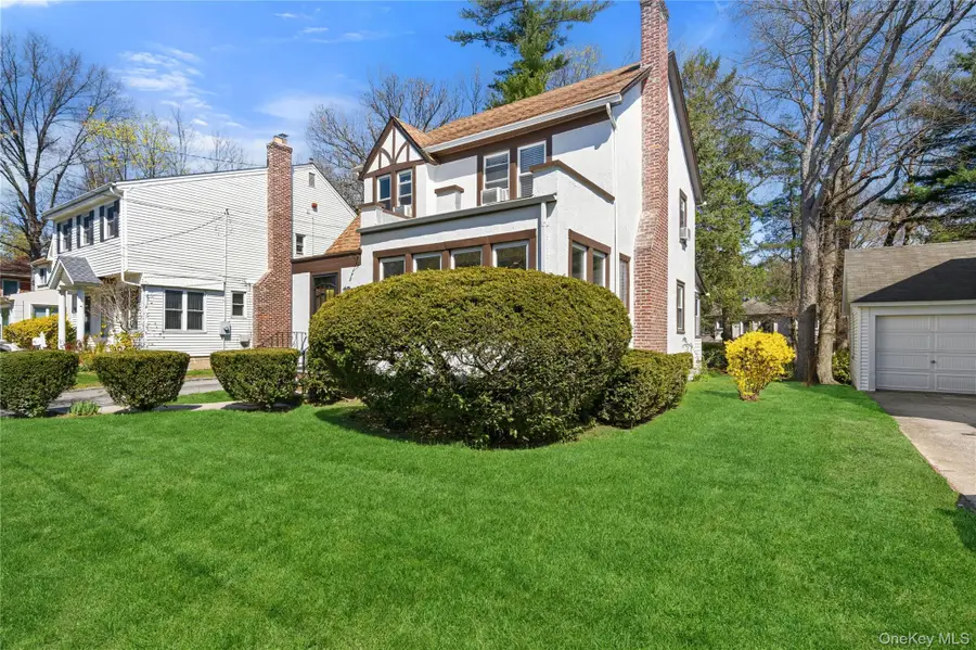 5 Burbury Lane, Great Neck, NY 11023 - #3