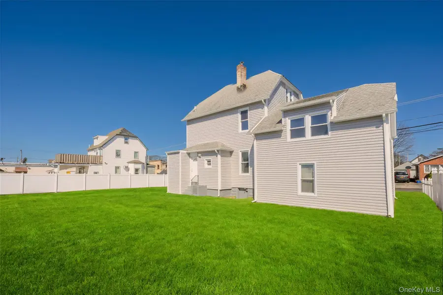 22 Colonial Avenue, Freeport, NY 11520 - #3