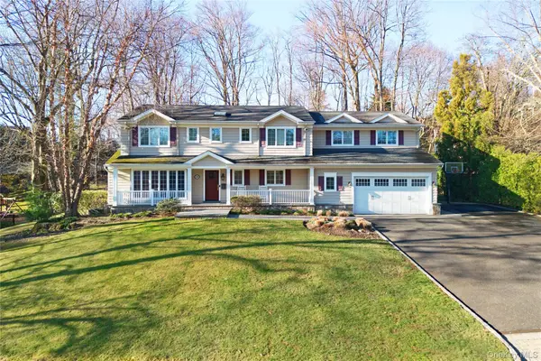 330 Chestnut Drive, East Hills, NY 11576