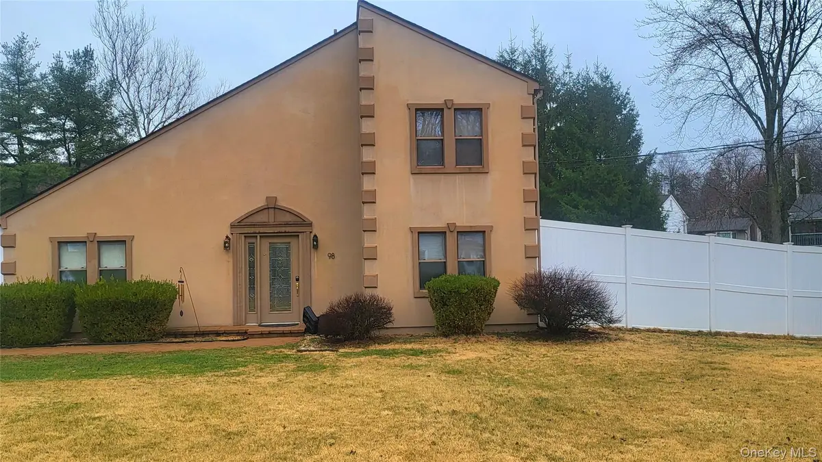 98 Sutton Park Road, Poughkeepsie, NY 12603 - #1