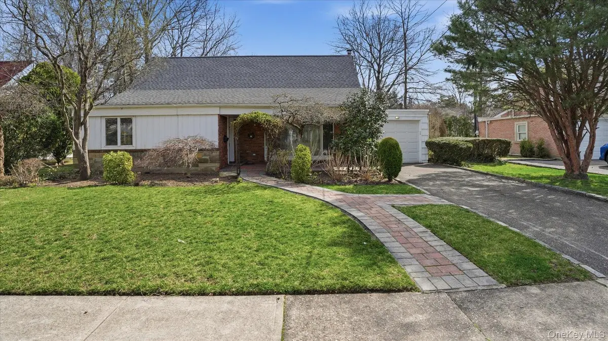 23 Hartley Road, Great Neck, NY 11023 - #1