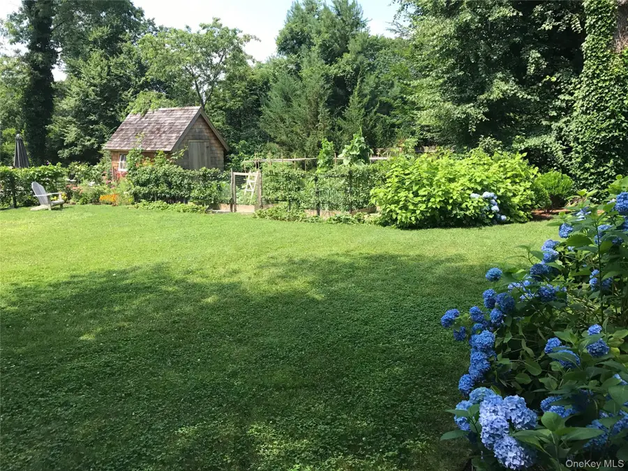 36 S Howells Point Road, Bellport, NY 11713 - #2