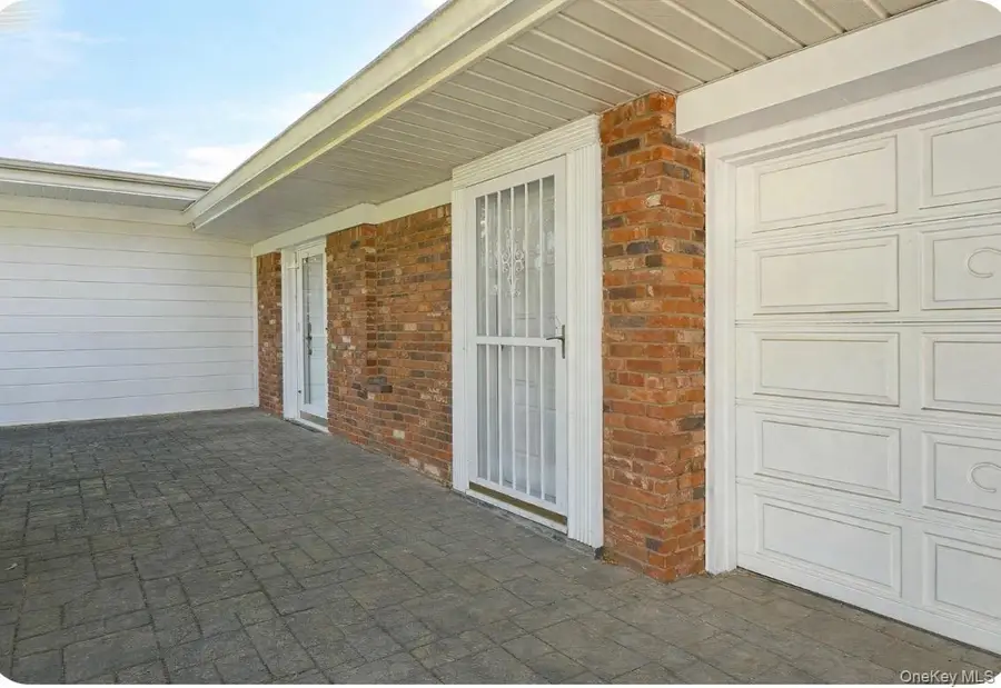 22 Pioneer Boulevard, South Huntington, NY 11746 - #2