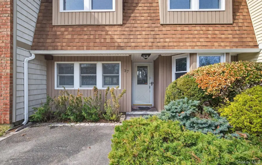 37 Aspen Drive W #37, Woodbury, NY 11797 - #3