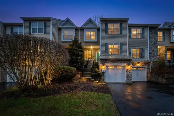 811 Huntington Drive, Fishkill, NY 12524