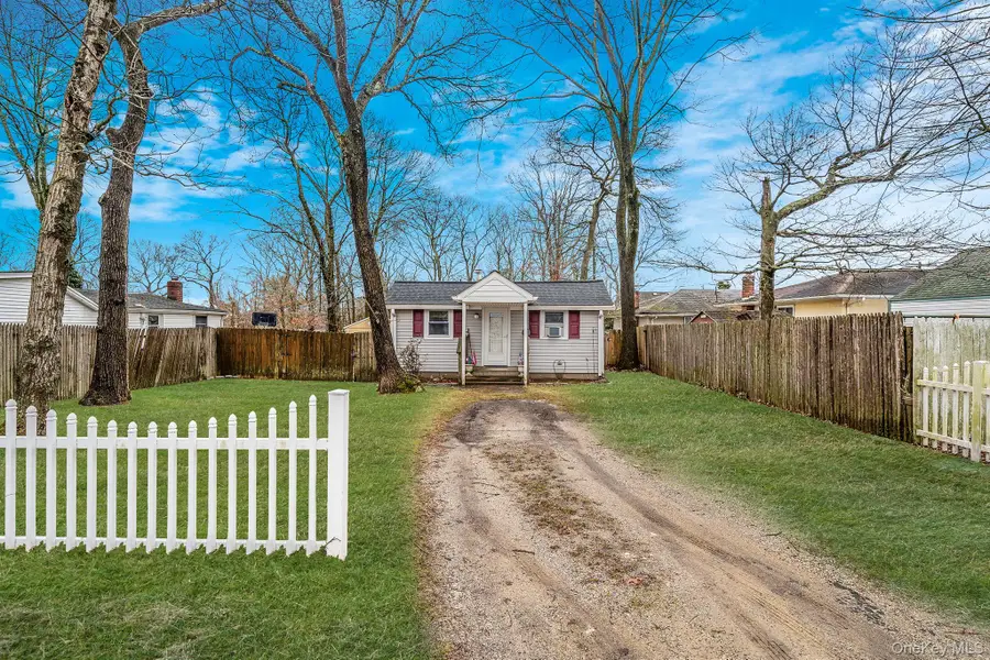 16 Rexmere Avenue, Farmingville, NY 11738 - #3