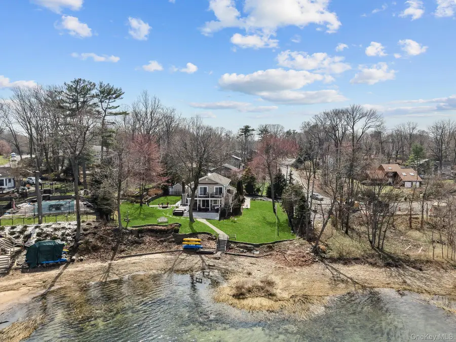 29 Dyke Road, Setauket, NY 11733 - #3