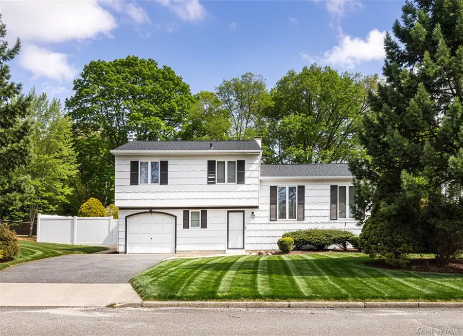 7 Mount Mckinley Avenue, Farmingville, NY 11738 - #2