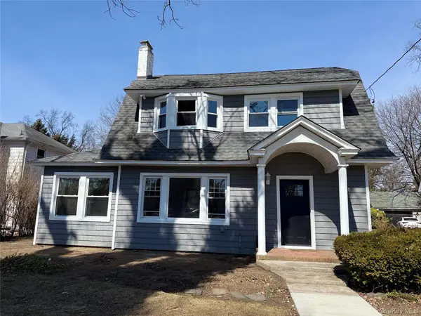 120 Lena Ave, Freeport, NY 11520