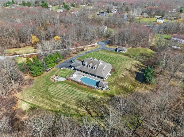 5 Deer Meadow Drive, Wallkill, NY 12589