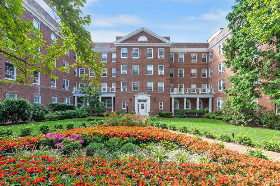 90 Knightsbridge Road #1N, Great Neck, NY 11021 - #3