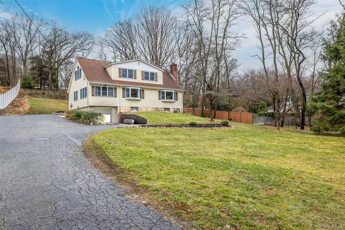 223 Bread And Cheese Hollow Road, Northport, NY 11768 - #1