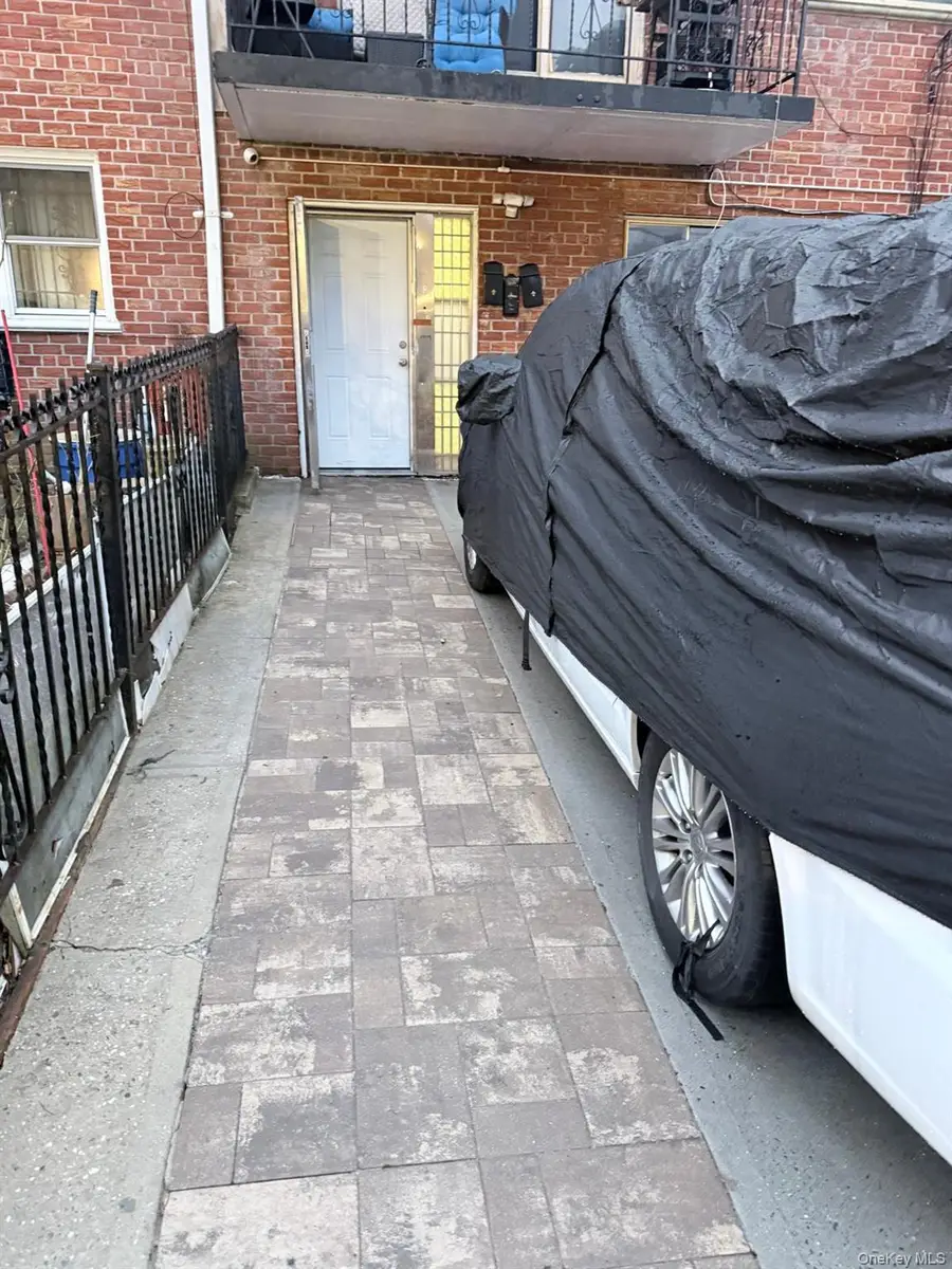 141-14 85 Road, Briarwood, NY 11435 - #2