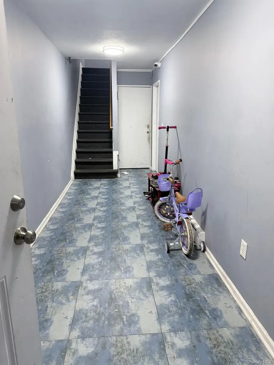 141-14 85 Road, Briarwood, NY 11435 - #3