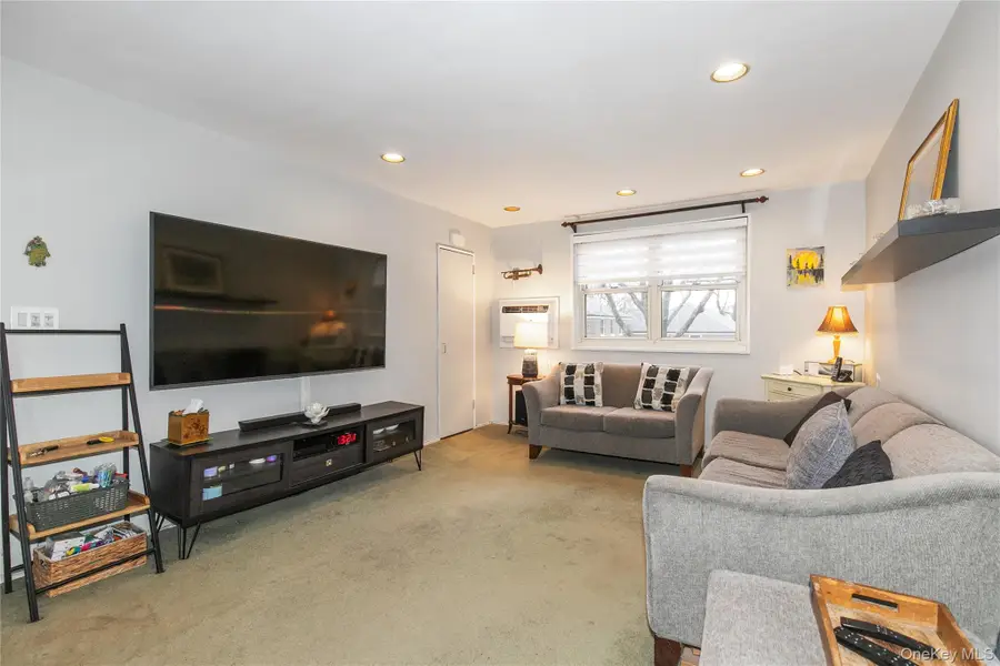 60-39 251st Street #2nd Fl, Little Neck, NY 11362 - #3