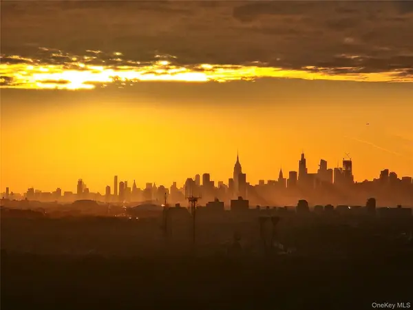 27110 Grand Central Parkway #18E, Floral Park, NY 11005