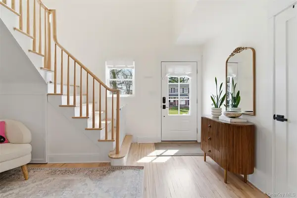 12 King Avenue, Melville, NY 11747