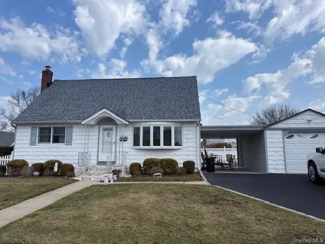 247 Knollwood Lane, Seaford, NY 11783 - #3