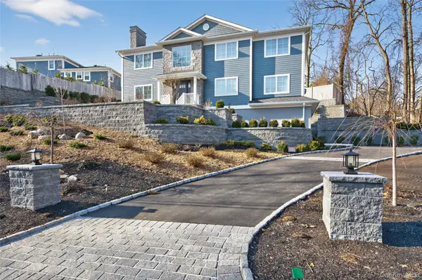 208 Cow Neck Road, Port Washington, NY 11050