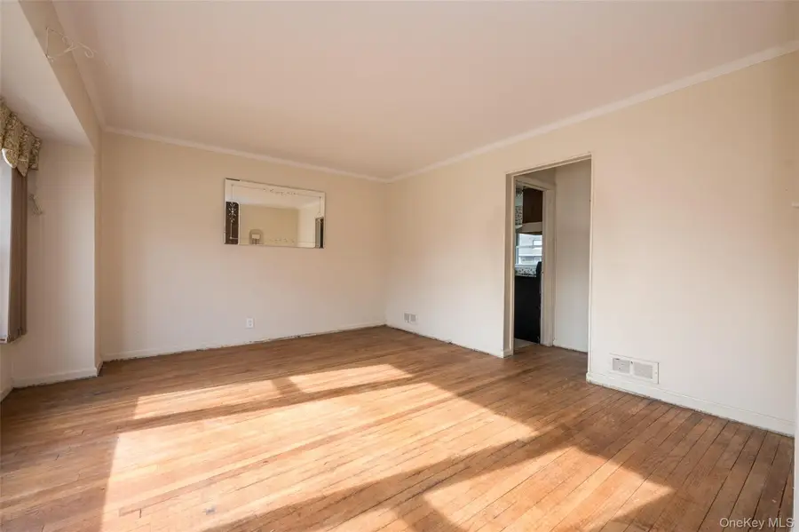 832 Stratford Drive, East Meadow, NY 11554 - #2