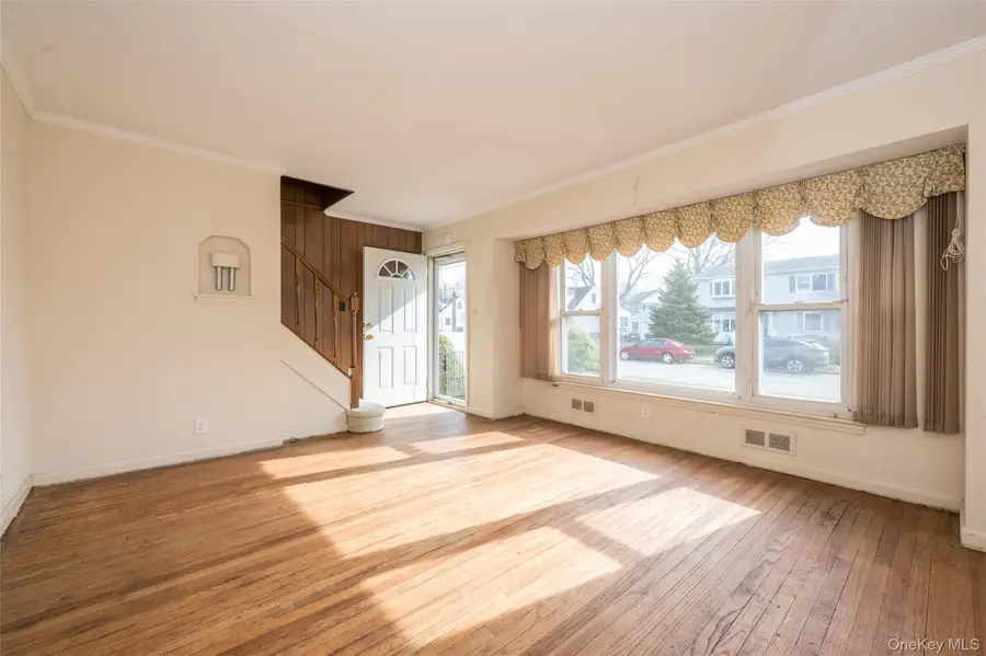 832 Stratford Drive, East Meadow, NY 11554 - #3