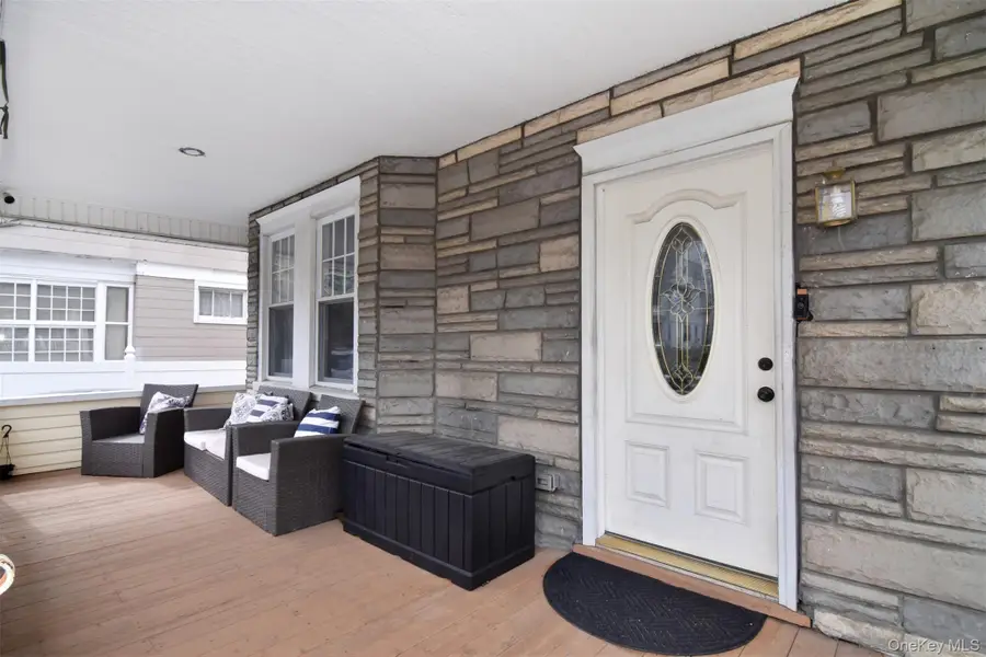 16 Badeau Place, New Rochelle, NY 10801 - #2