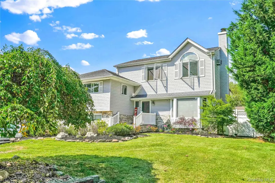 2 Amherst Lane, Smithtown, NY 11787 - #2