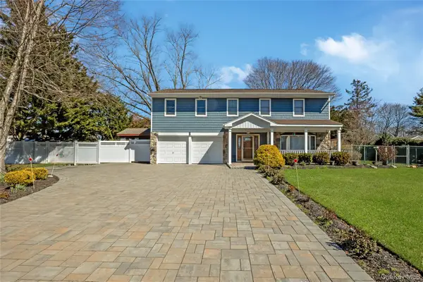 8 Shari Lane, East Northport, NY 11731