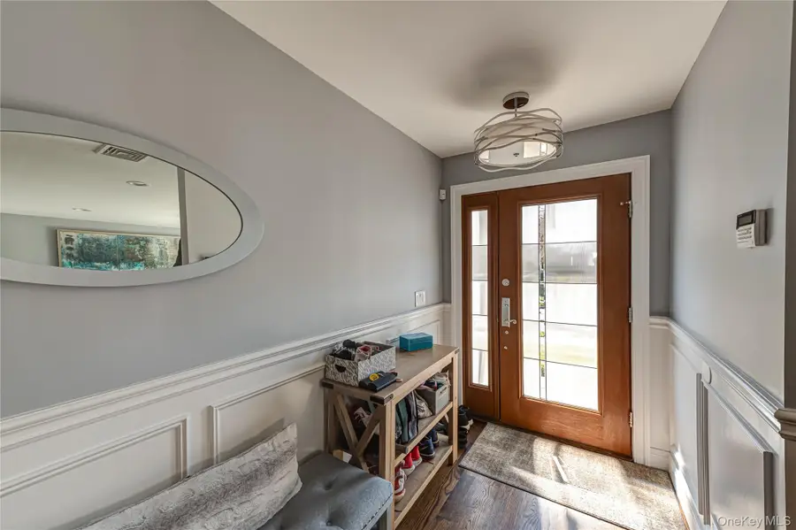 35 Circle Drive, Syosset, NY 11791 - #2