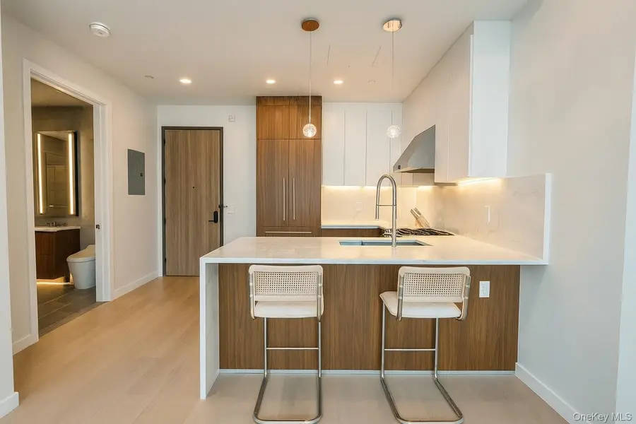 35-32 Leavitt St #PH H, Flushing, NY 11354 - #3