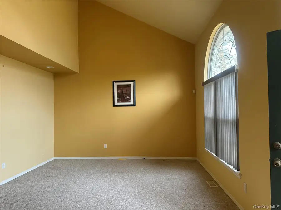 1 Daylilly Court, Middle Island, NY 11953 - #3