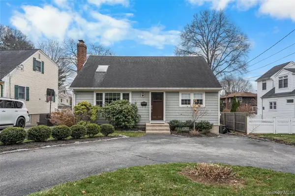 62 Smith Street, Greenlawn, NY 11740