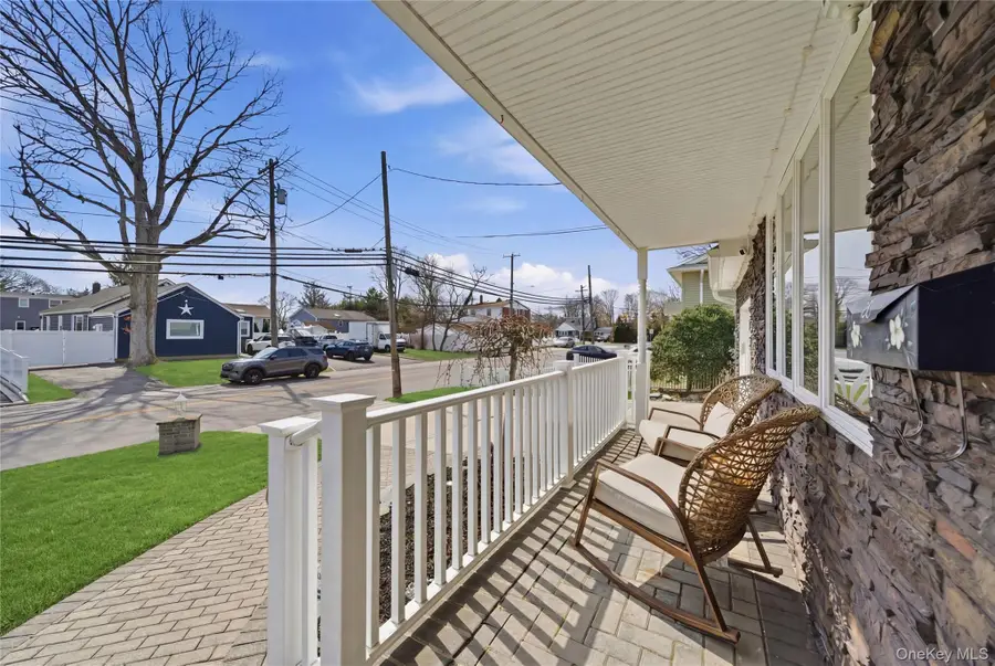 20 Newark Street, Lindenhurst, NY 11757 - #2