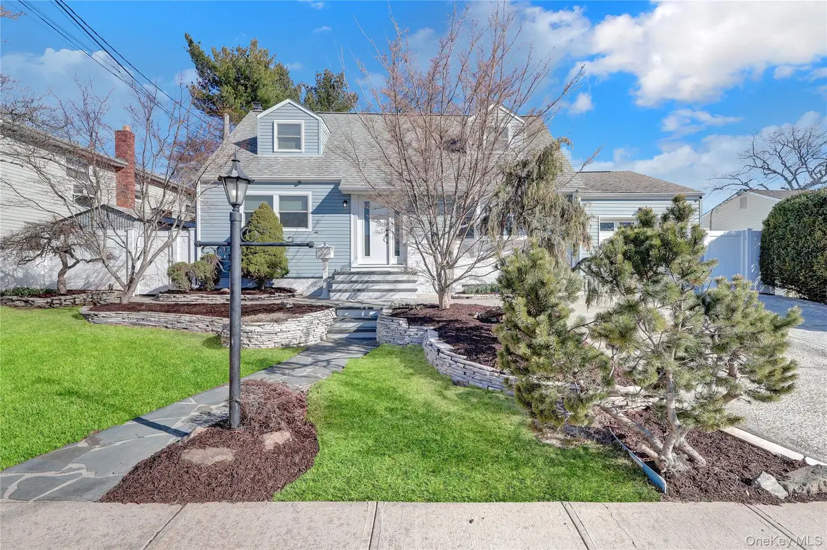 188 N Kentucky Avenue, Massapequa, NY 11758 - #1