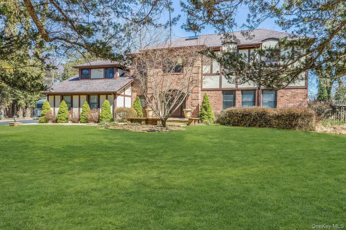 6 Ashleigh Drive, Saint James, NY 11780 - #1