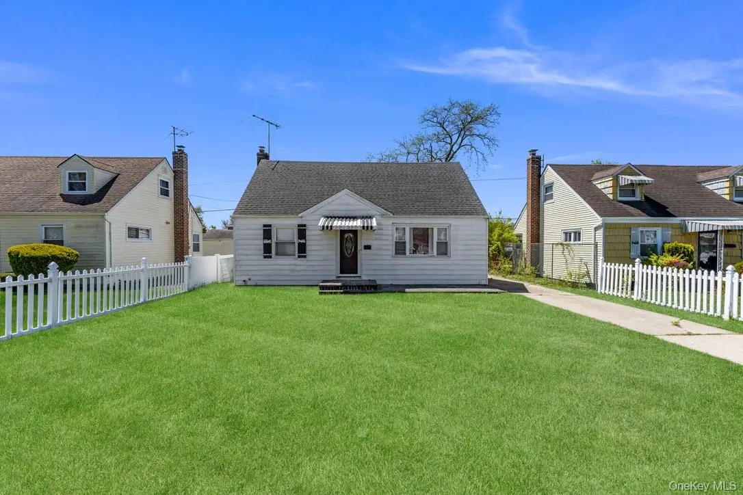 712 Park Avenue, Uniondale, NY 11553 - #1