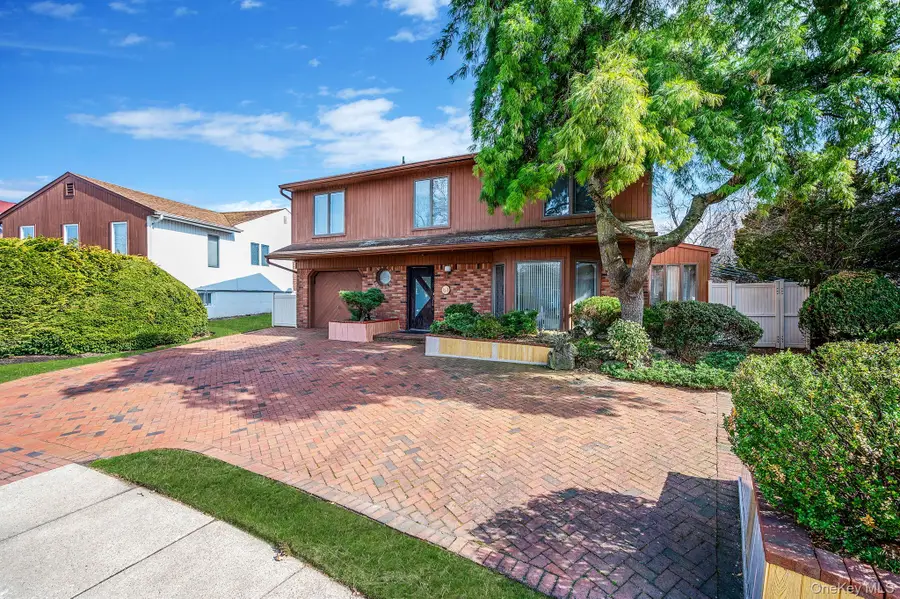 61 Southgate Road, Valley Stream, NY 11581 - #3