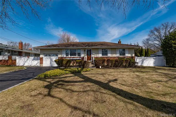 23 Olga Lane, Commack, NY 11725