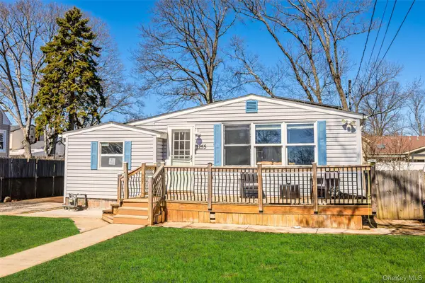 255 26th Street, Copiague, NY 11726