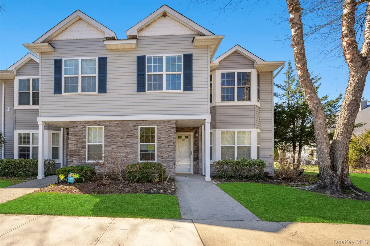 108 Maya Circle, Central Islip, NY 11722 - #1
