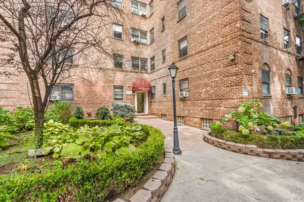 102-55 67th Road #2V, Forest Hills, NY 11375